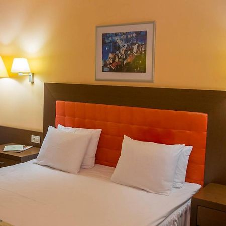 Park Hotel Romantica Svilengrad Exterior photo